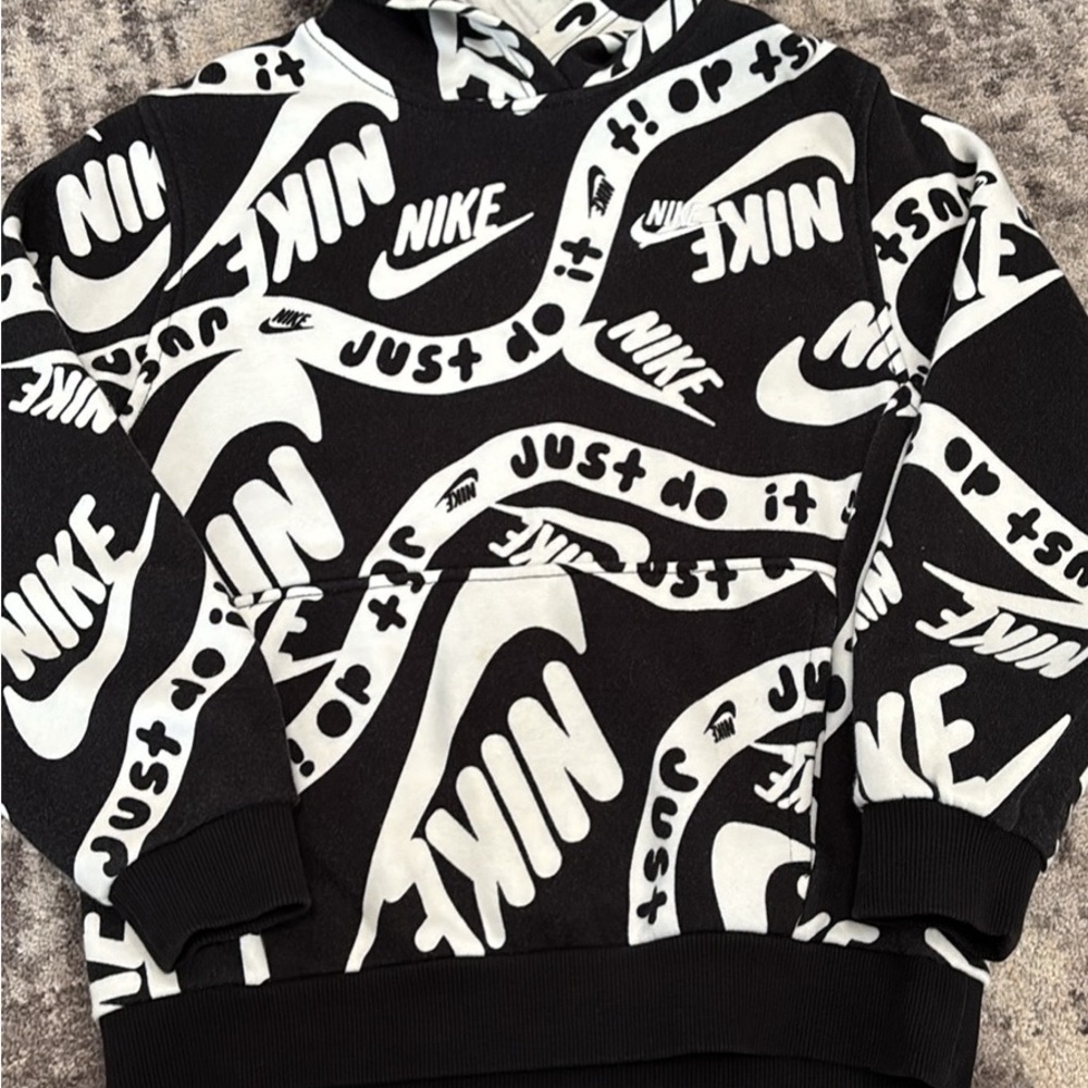 Nike Boys Hoodie Size Medium